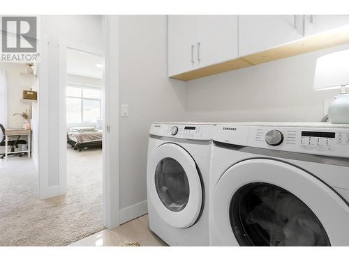 115 Wyndham Crescent Unit# 5, Kelowna, BC - Indoor Photo Showing Laundry Room