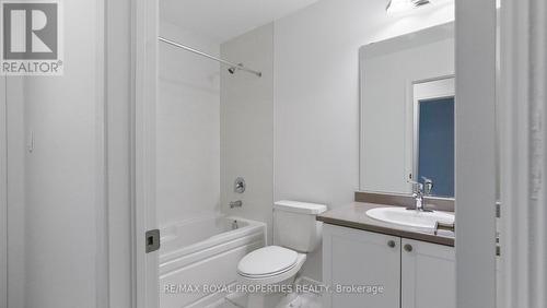 17 Melmar Street, Brampton, ON - Indoor Photo Showing Bathroom