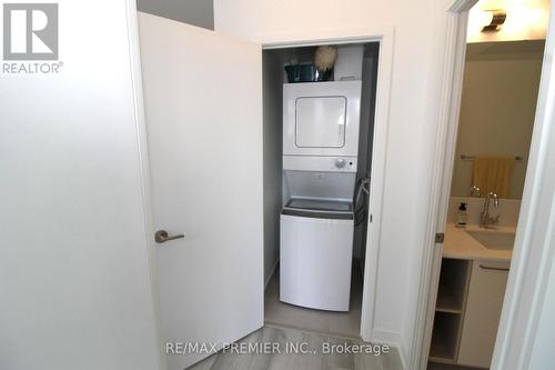 616 - 3005 Pine Glen Road, Oakville (Palermo West), ON - Indoor Photo Showing Laundry Room