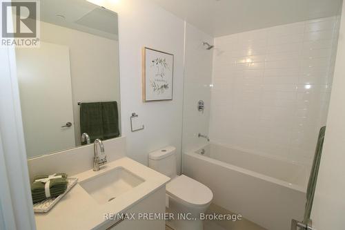 616 - 3005 Pine Glen Road, Oakville, ON - Indoor Photo Showing Bathroom