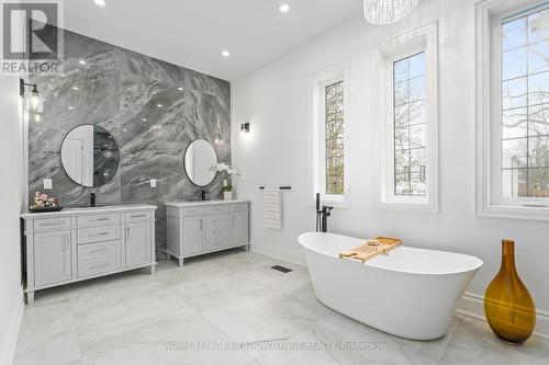 161 Mill Street, Halton Hills, ON - Indoor Photo Showing Bathroom