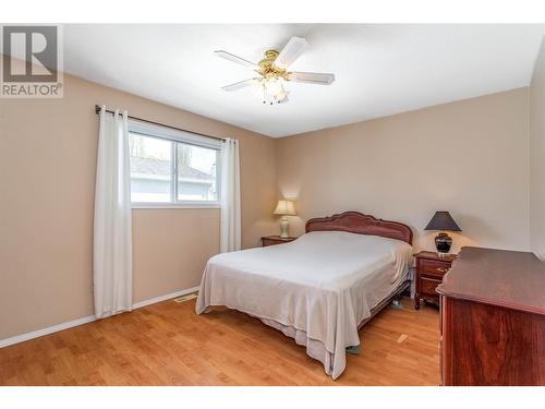 274 Dalgleish Court, Kelowna, BC - Indoor Photo Showing Bedroom