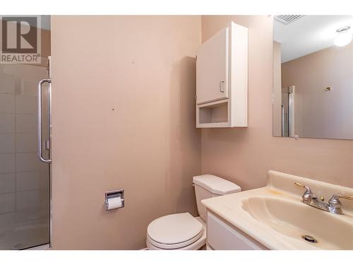 274 Dalgleish Court, Kelowna, BC - Indoor Photo Showing Bathroom