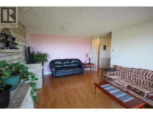 13059 Leer Subdivision, Dawson Creek, BC - Indoor Photo Showing Living Room
