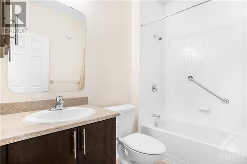 117 Dorina Sarazin Crescent, Rockland, ON - Indoor Photo Showing Bathroom