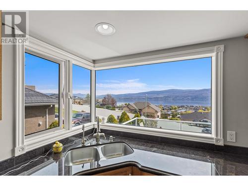 3514 Empire Place, West Kelowna, BC - Indoor Photo Showing Kitchen With Double Sink