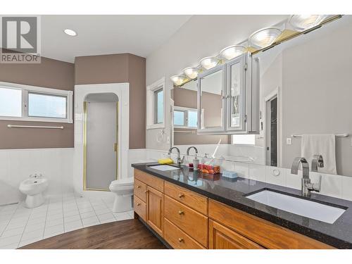 3514 Empire Place, West Kelowna, BC - Indoor Photo Showing Bathroom