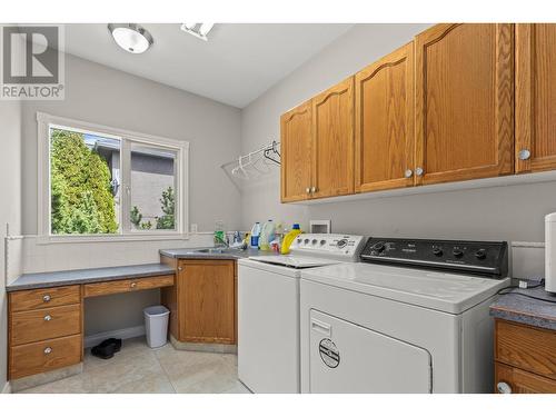 3514 Empire Place, West Kelowna, BC - Indoor Photo Showing Laundry Room