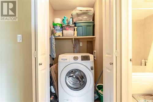 204 250 Pinehouse Place, Saskatoon, SK - Indoor Photo Showing Laundry Room