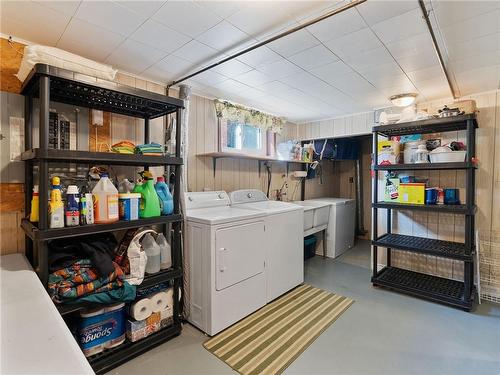 226 Memorial Drive, Brantford, ON - Indoor Photo Showing Laundry Room