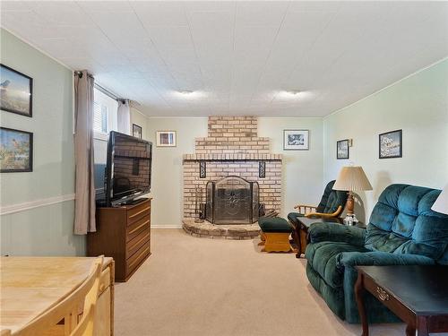 226 Memorial Drive, Brantford, ON - Indoor Photo Showing Living Room With Fireplace