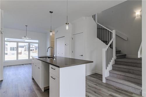 27 Clarkleigh Crescent, Winnipeg, MB - Indoor Photo Showing Kitchen With Upgraded Kitchen