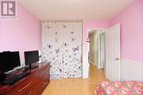 6 - 800 Paramount Drive, Hamilton, ON - Indoor Photo Showing Bedroom