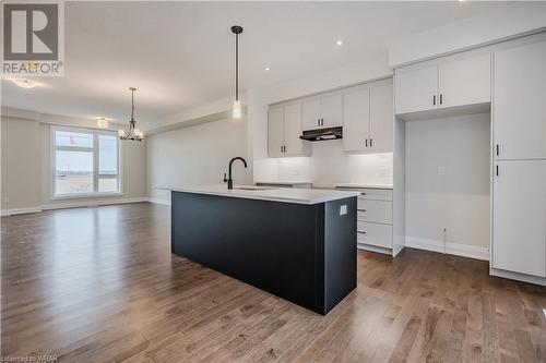 271 Grey Silo Road Unit# 60, Waterloo, ON - Indoor Photo Showing Kitchen With Upgraded Kitchen
