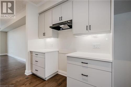 271 Grey Silo Road Unit# 60, Waterloo, ON - Indoor Photo Showing Kitchen