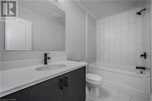 271 Grey Silo Road Unit# 60, Waterloo, ON - Indoor Photo Showing Bathroom