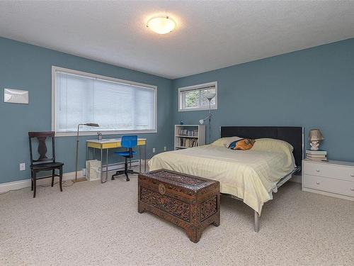 2345 Queenswood Dr, Saanich, BC - Indoor Photo Showing Bedroom