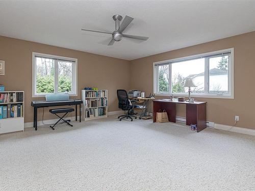 2345 Queenswood Dr, Saanich, BC - Indoor Photo Showing Office