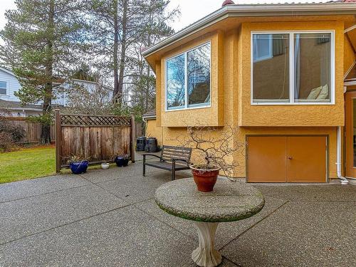 2345 Queenswood Dr, Saanich, BC - Outdoor With Exterior