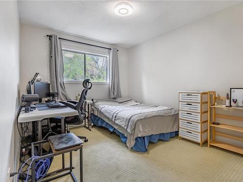 5678 Carrington Rd, Nanaimo, BC - Indoor Photo Showing Bedroom