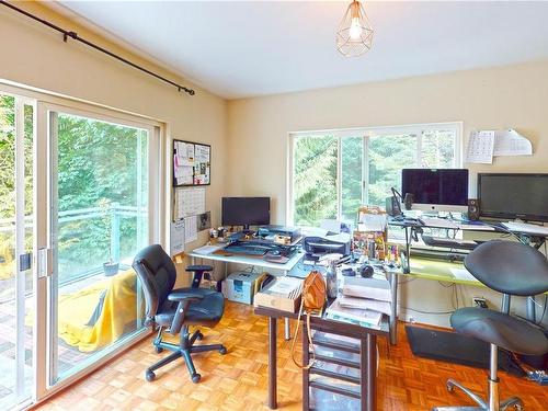 121 Whims Rd, Salt Spring, BC - Indoor Photo Showing Office