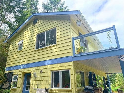 121 Whims Rd, Salt Spring, BC - Outdoor With Deck Patio Veranda