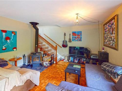 121 Whims Rd, Salt Spring, BC - Indoor With Fireplace