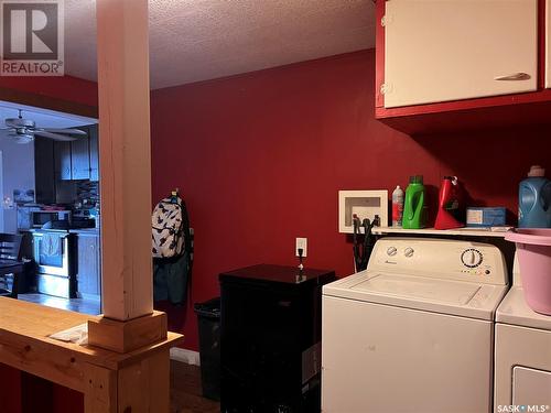 207 4Th Street W, Wynyard, SK - Indoor Photo Showing Laundry Room