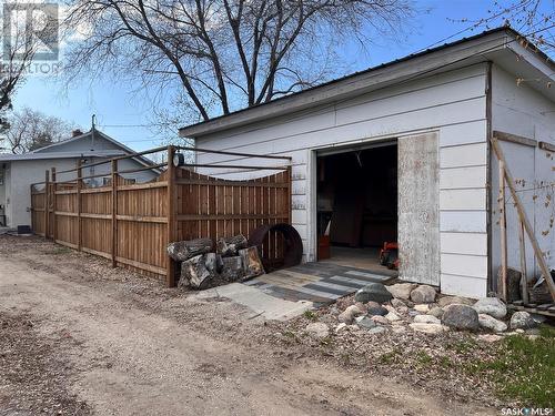 207 4Th Street W, Wynyard, SK - Outdoor With Exterior