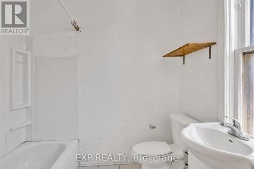 559 Reid Street, Peterborough, ON - Indoor Photo Showing Bathroom