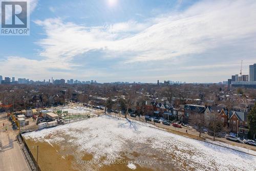 306 - 736 Spadina Avenue, Toronto, ON - Outdoor With View