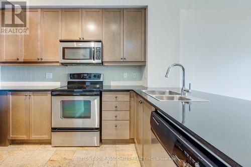 306 - 736 Spadina Avenue, Toronto, ON - Indoor Photo Showing Kitchen With Stainless Steel Kitchen With Double Sink