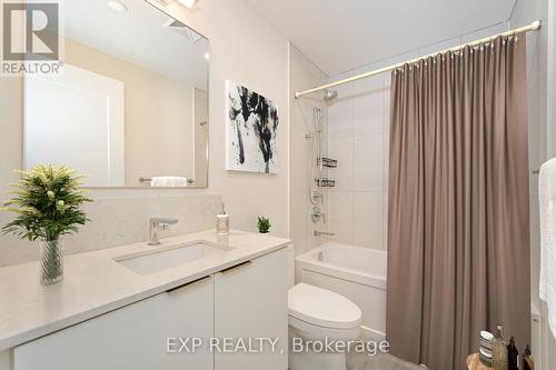 1407 - 28 Freeland Street, Toronto, ON - Indoor Photo Showing Bathroom