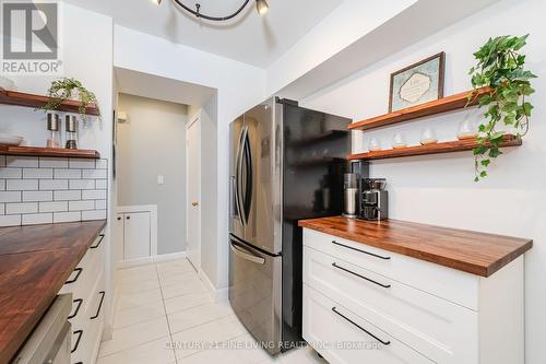 1220 - 5 Everson Drive, Toronto, ON - Indoor Photo Showing Kitchen