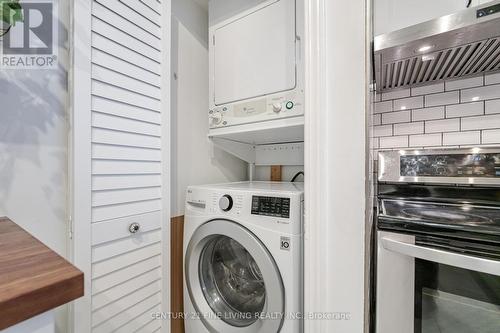1220 - 5 Everson Drive, Toronto, ON - Indoor Photo Showing Laundry Room
