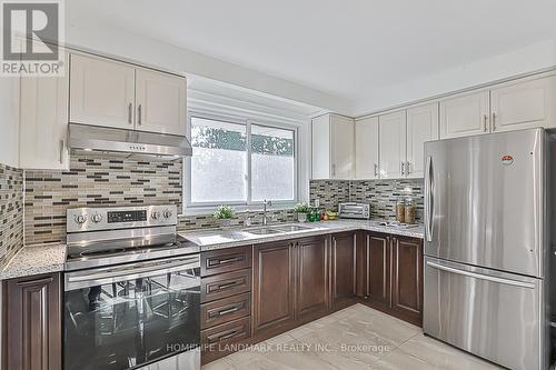 6 Willowgate Drive, Markham, ON - Indoor Photo Showing Kitchen With Double Sink With Upgraded Kitchen