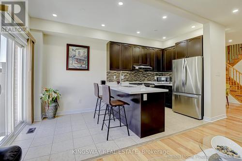 485 Meadowridge Court, Mississauga, ON - Indoor Photo Showing Kitchen