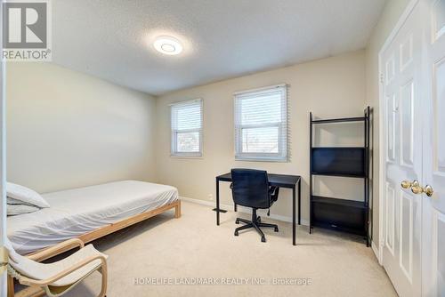 1537 Queensbury Crescent, Oakville, ON - Indoor Photo Showing Bedroom