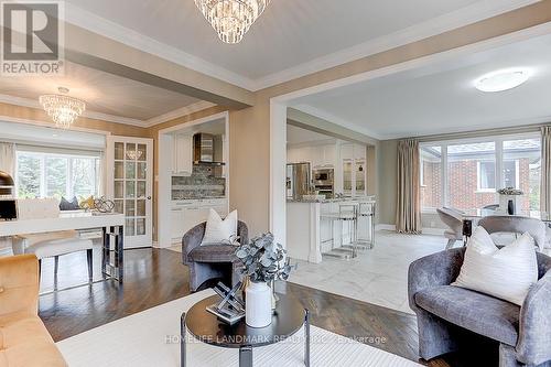 25 Oakcrest Avenue, Markham, ON - Indoor Photo Showing Living Room