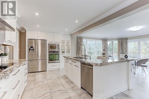 25 Oakcrest Avenue, Markham, ON - Indoor Photo Showing Kitchen With Upgraded Kitchen