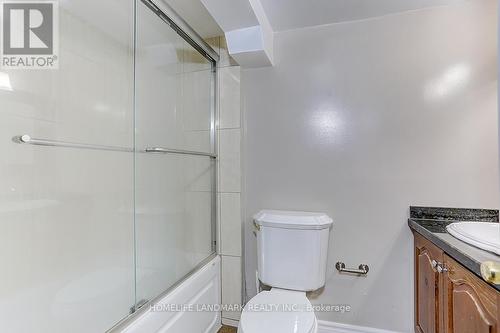 25 Oakcrest Avenue, Markham, ON - Indoor Photo Showing Bathroom