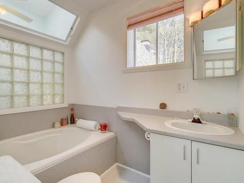 Bathroom - 796 5E Avenue, Sainte-Anne-Des-Plaines, QC - Indoor Photo Showing Bathroom