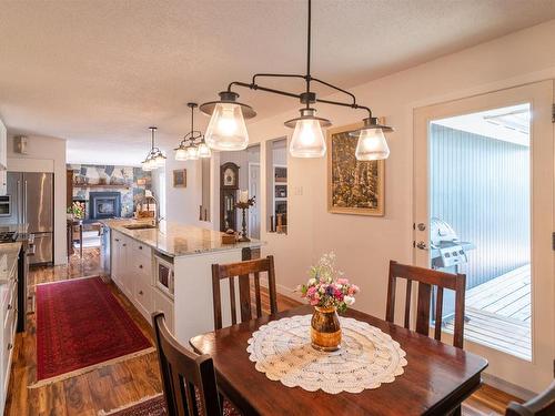 881 Hilly Lake Road, Kenora, ON - Indoor Photo Showing Dining Room