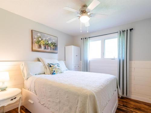 881 Hilly Lake Road, Kenora, ON - Indoor Photo Showing Bedroom