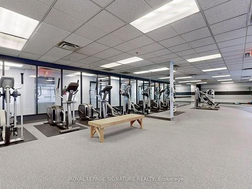 1415-7 Carlton St, Toronto, ON - Indoor Photo Showing Gym Room