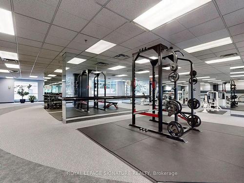 1415-7 Carlton St, Toronto, ON - Indoor Photo Showing Gym Room