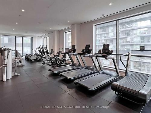 4405-39 Roehampton Ave, Toronto, ON - Indoor Photo Showing Gym Room