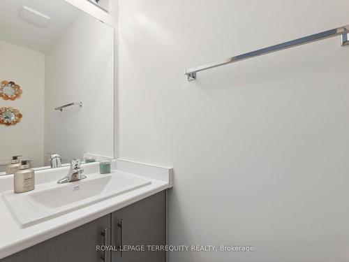 112 Sailors Landing, Clarington, ON - Indoor Photo Showing Bathroom