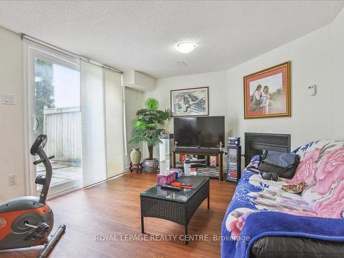 2-3510 South Millway, Mississauga, ON - Indoor Photo Showing Living Room