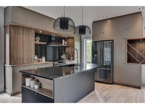 Kitchen - Rue Lorrain, Saint-Lin/Laurentides, QC - Indoor Photo Showing Kitchen With Upgraded Kitchen